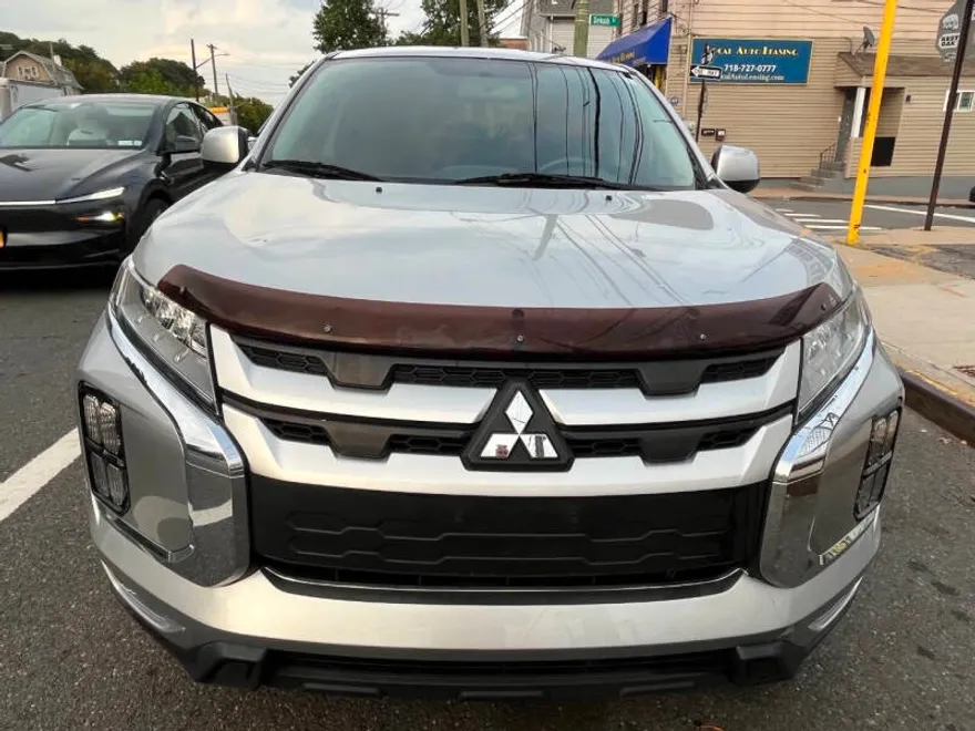 2020 Mitsubishi Outlander Sport SE photo 1