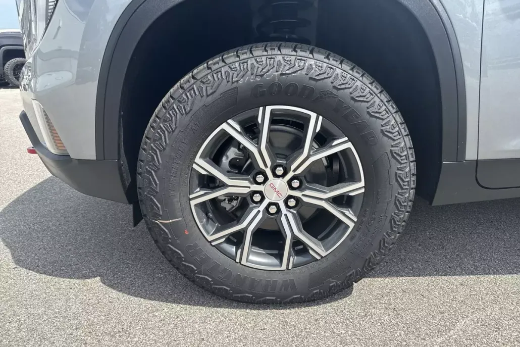 2026 Gmc Acadia AT4 photo 1