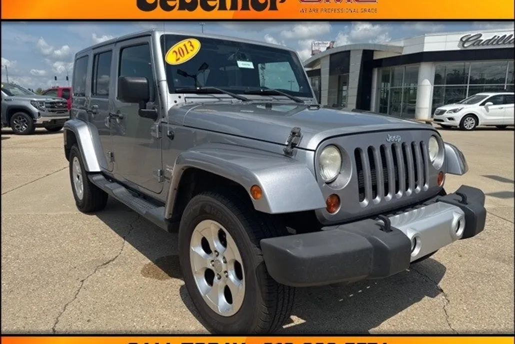 2013 Jeep Wrangler Unlimited Sahara photo 1