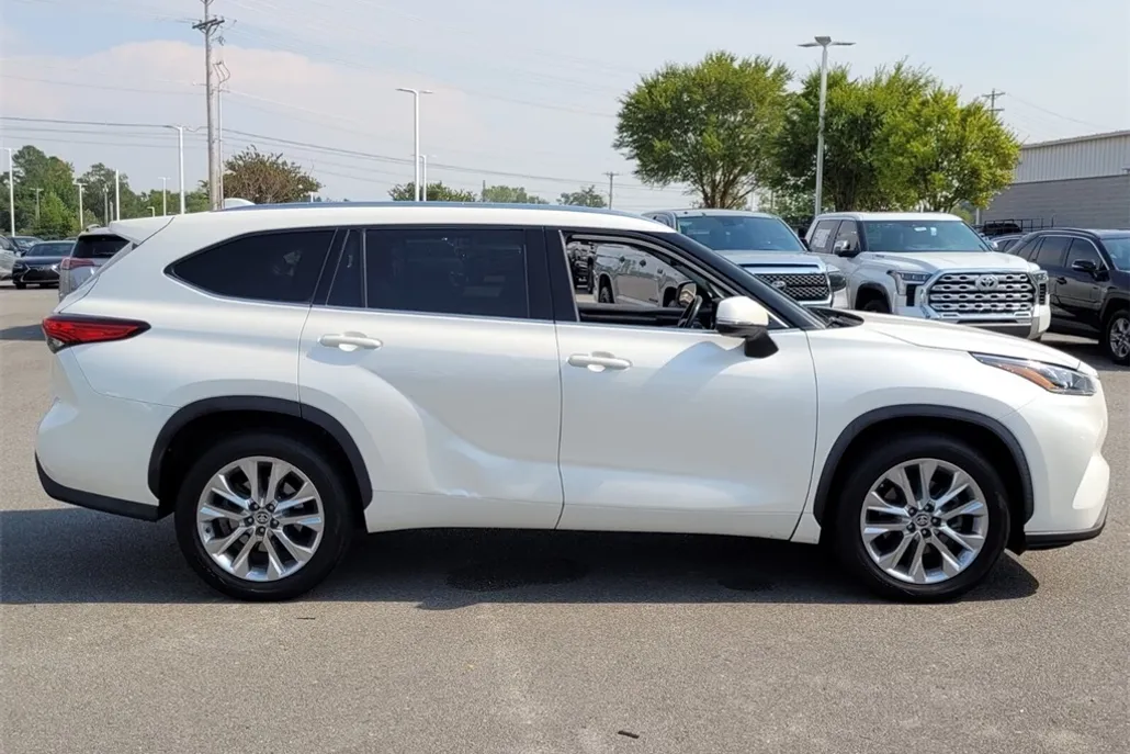2020 Toyota Highlander Limited photo 1