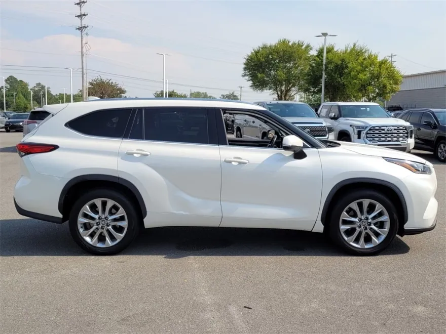 2020 Toyota Highlander Limited photo 1