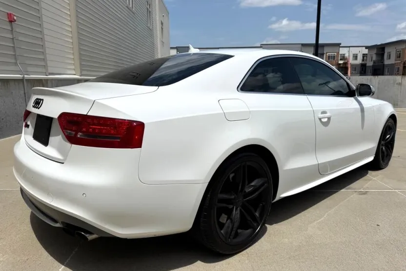 2012 Audi S5 Prestige photo 1