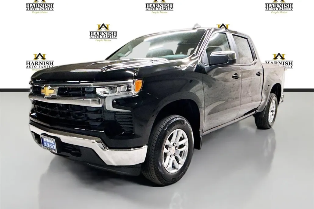 2026 Chevrolet Silverado 1500 LT photo 1