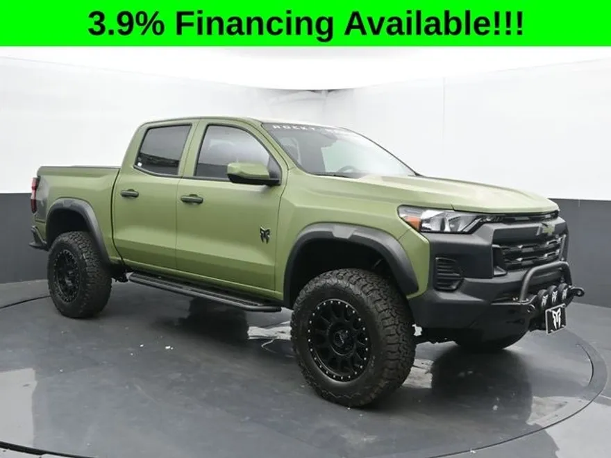 2025 Chevrolet Colorado Trail Boss photo 1