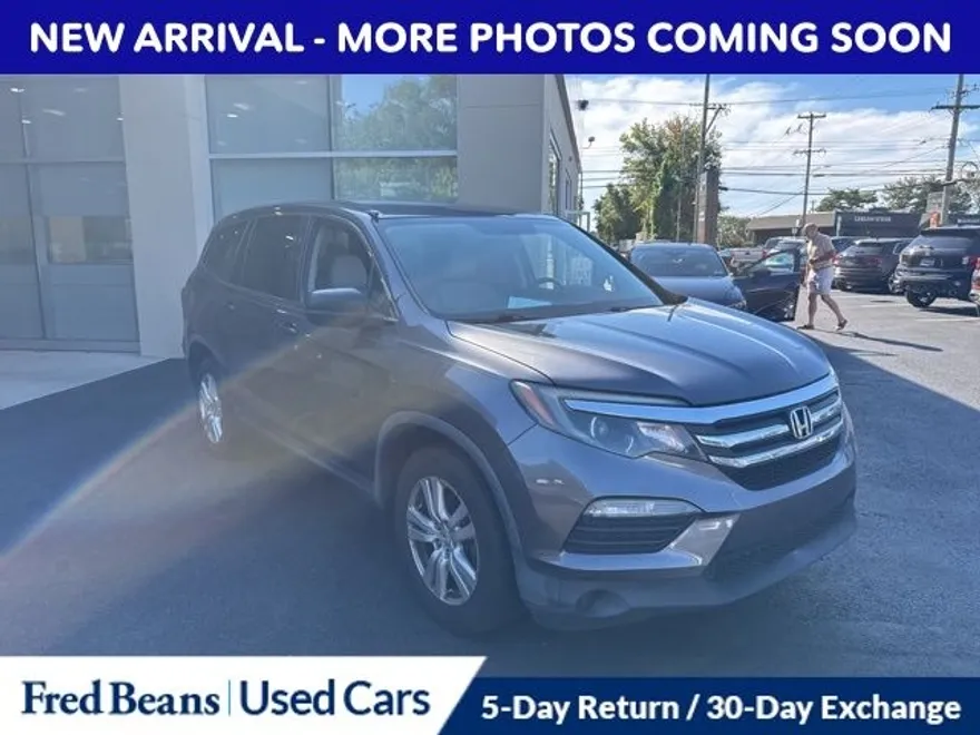 2016 Honda Pilot LX photo 1