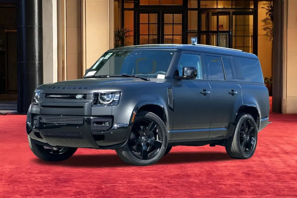 2025 Land Rover Defender 130 X-Dynamic SE photo 1