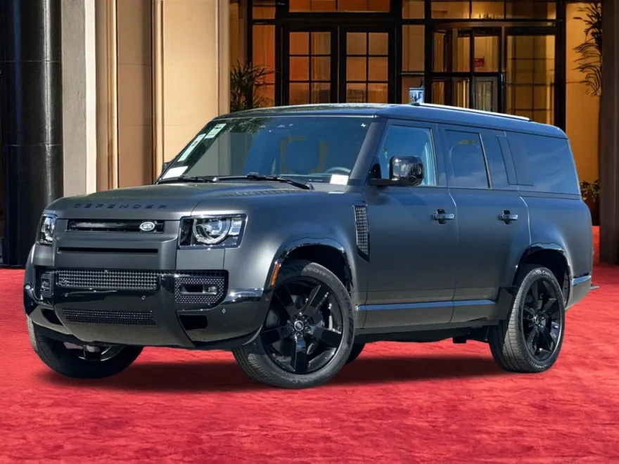 2025 Land Rover Defender 130 X-Dynamic SE photo 1