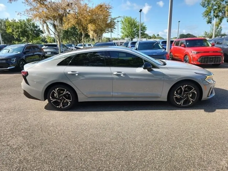 2025 Kia K5 GT-Line photo 1