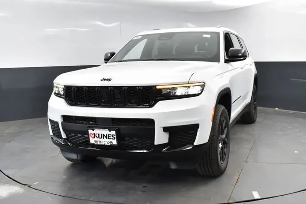2025 Jeep Grand Cherokee Altitude X photo 1