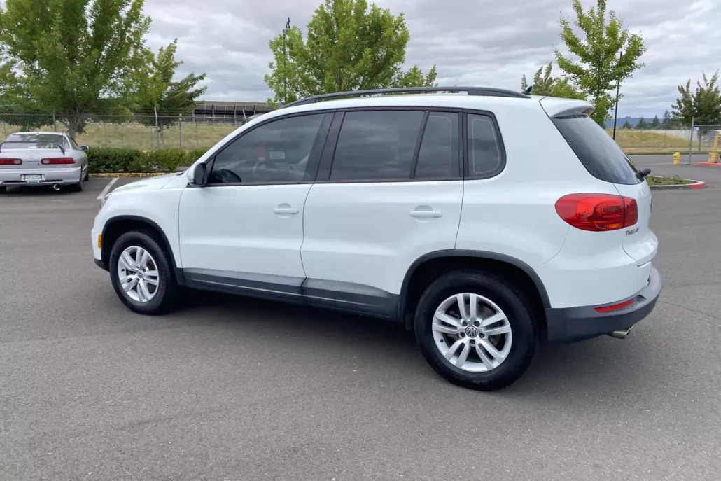 2016 Volkswagen Tiguan S photo 1