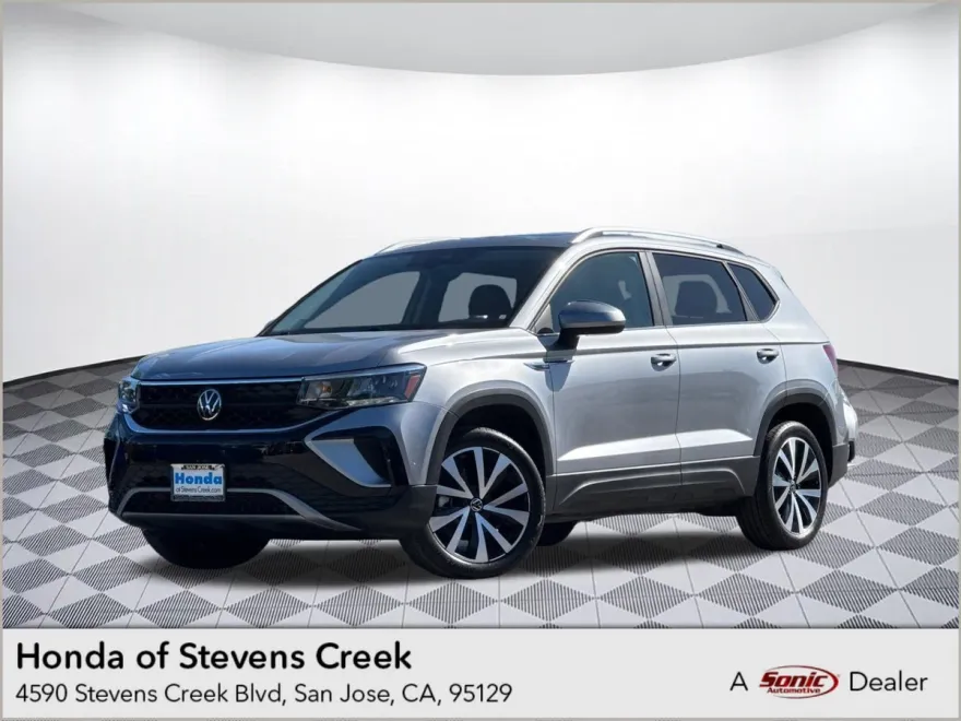 2023 Volkswagen Taos SE photo 1
