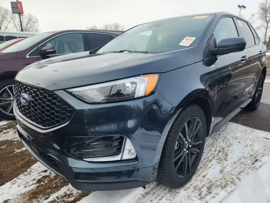 2024 Ford Edge ST-Line photo 1