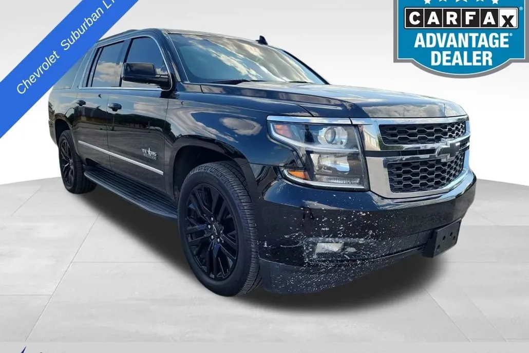 2018 Chevrolet Suburban LT photo 1
