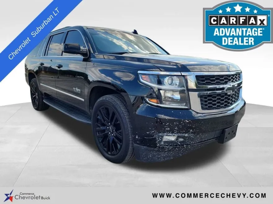2018 Chevrolet Suburban LT photo 1