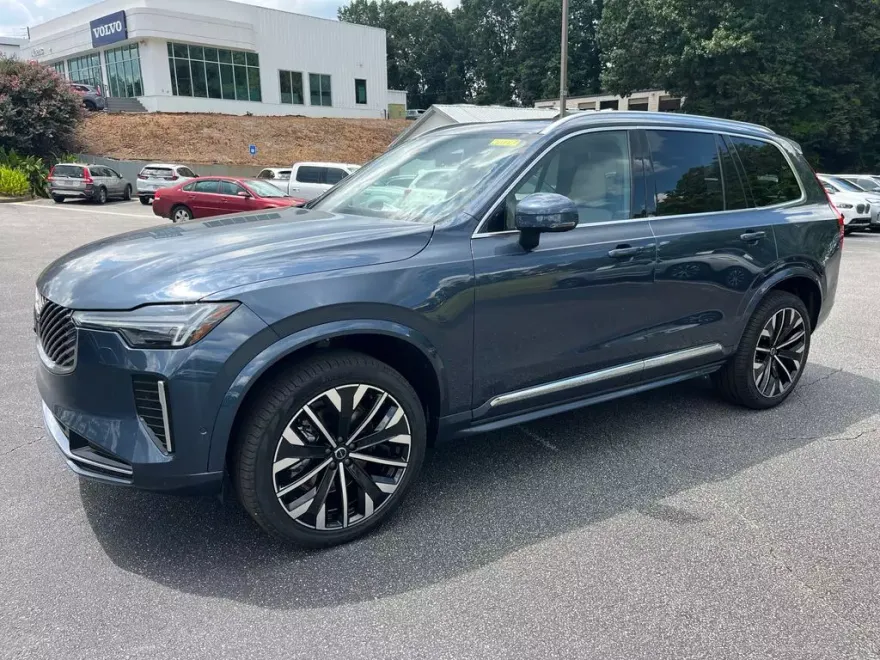 2026 Volvo XC90 Plus photo 1
