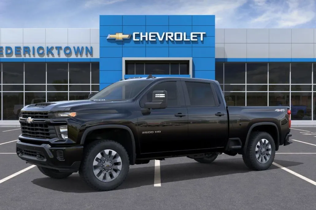 2026 Chevrolet Silverado 2500HD Custom photo 1
