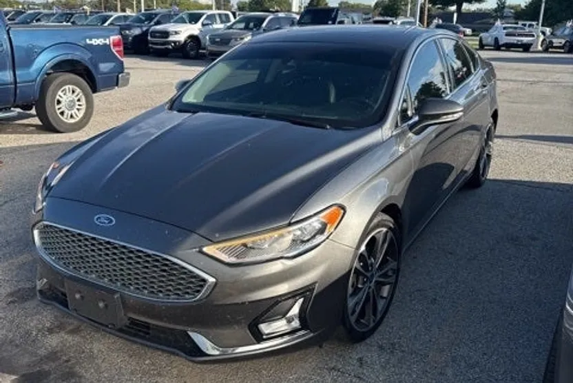 2019 Ford Fusion Titanium photo 1