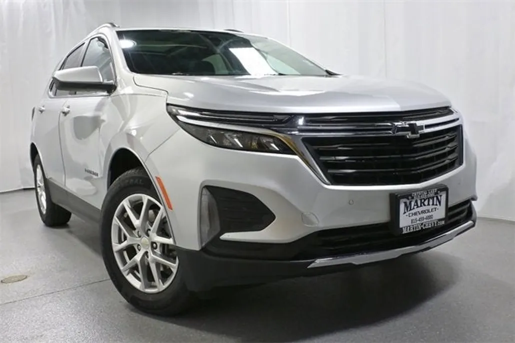 2022 Chevrolet Equinox LT photo 1