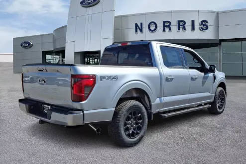 2025 Ford F-150 XLT photo 3