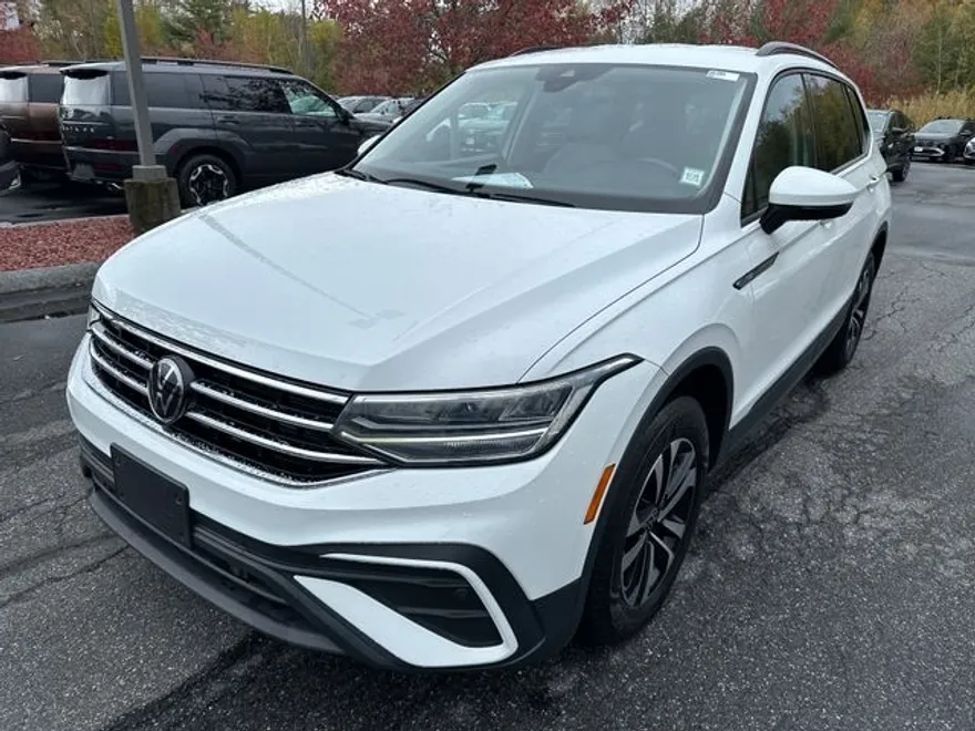 2022 Volkswagen Tiguan S photo 1