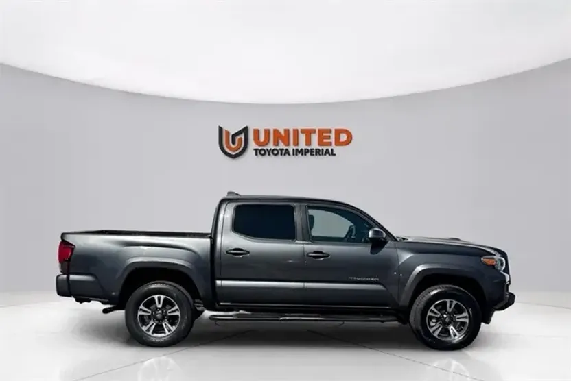2019 Toyota Tacoma TRD Sport V6 photo 1
