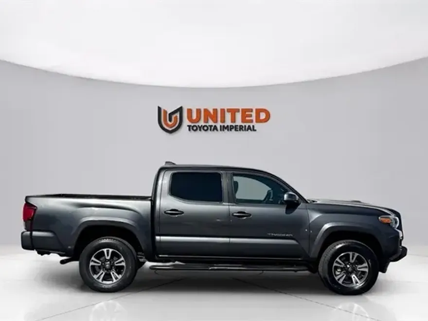 2019 Toyota Tacoma TRD Sport V6 photo 1