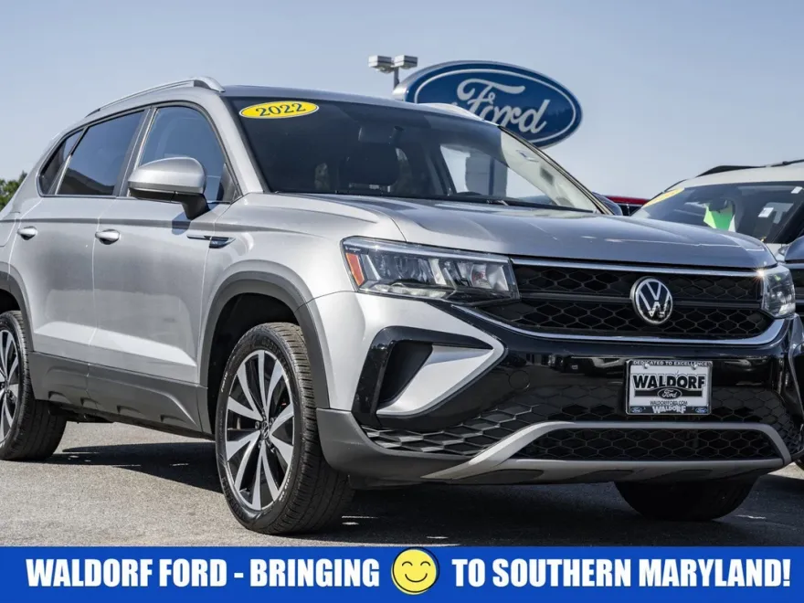 2022 Volkswagen Taos SE photo 1
