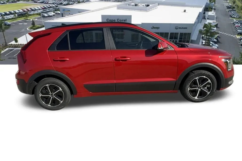 2024 Kia Niro EX photo 1