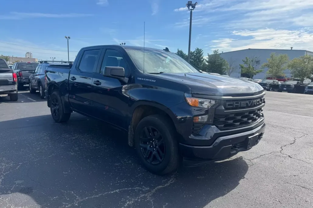 2023 Chevrolet Silverado 1500 Custom photo 1