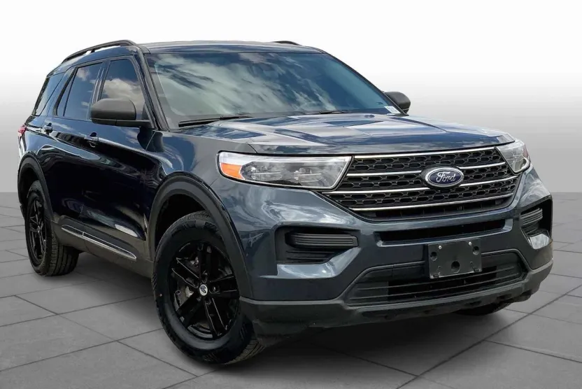 2022 Ford Explorer XLT Sport photo 1