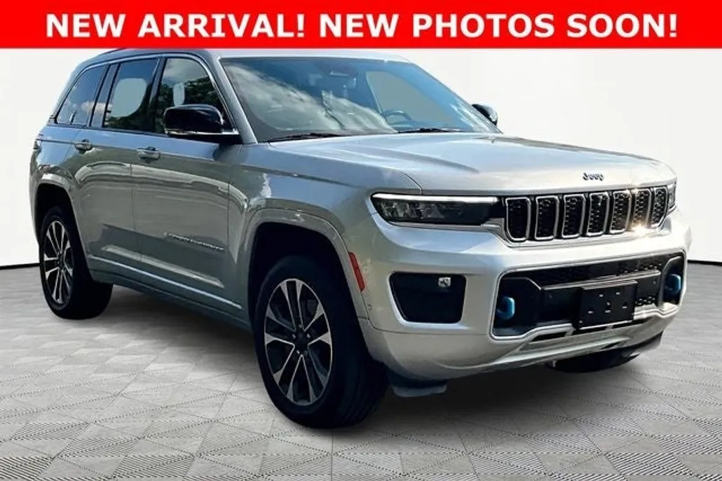 2023 Jeep Cherokee Overland 4xe photo 1