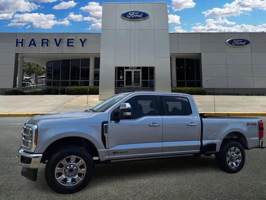 2023 Ford F-250 Lariat photo 1