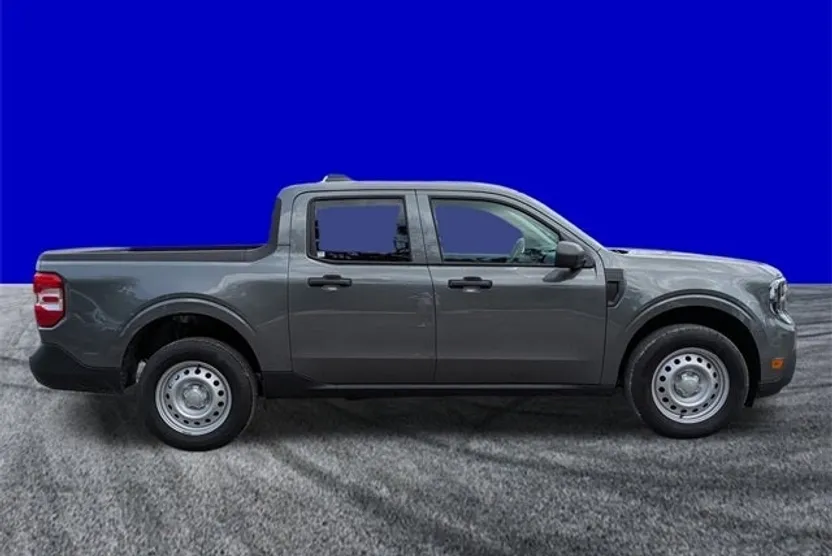 2025 Ford Maverick XL photo 1