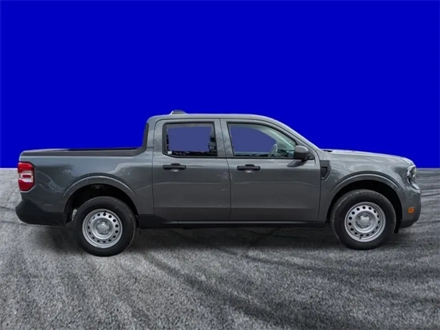 2025 Ford Maverick XL photo 1