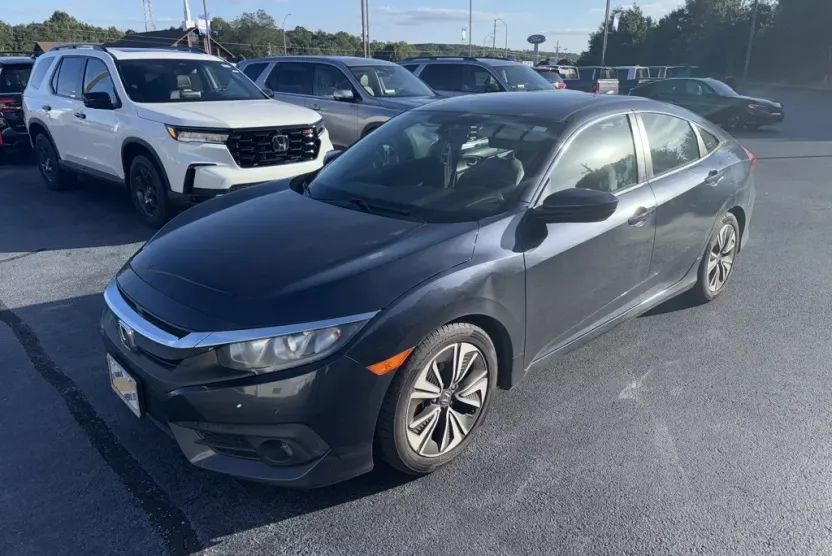 2017 Honda Civic EX-L photo 1