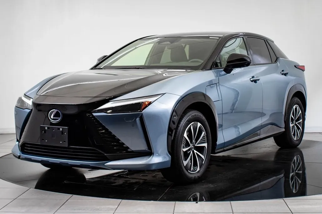 2023 Lexus RZ 450e Premium photo 1