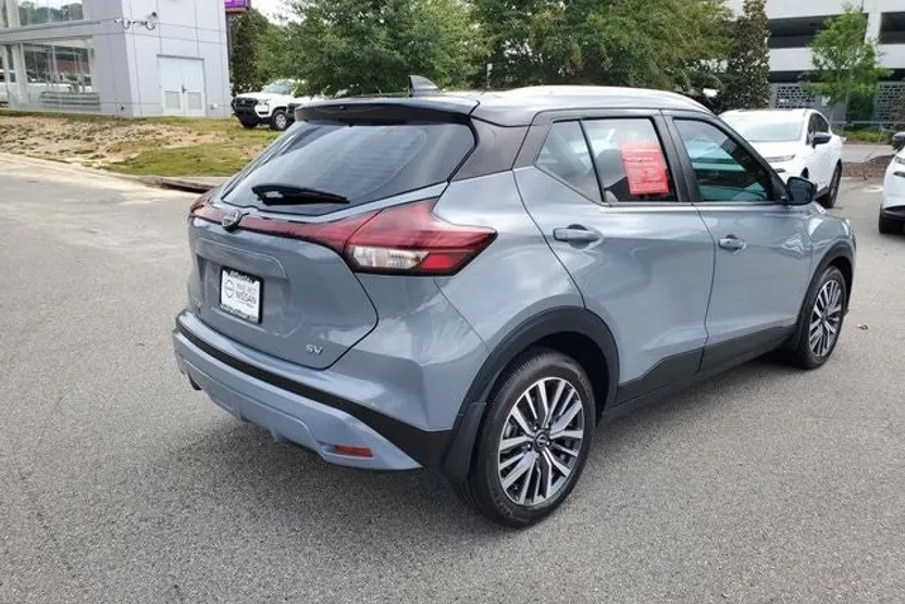 2024 Nissan Kicks SV photo 1