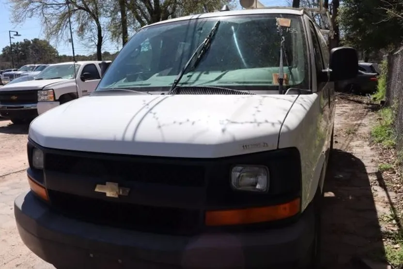 2013 Chevrolet Express 2500 Cargo Van photo 1