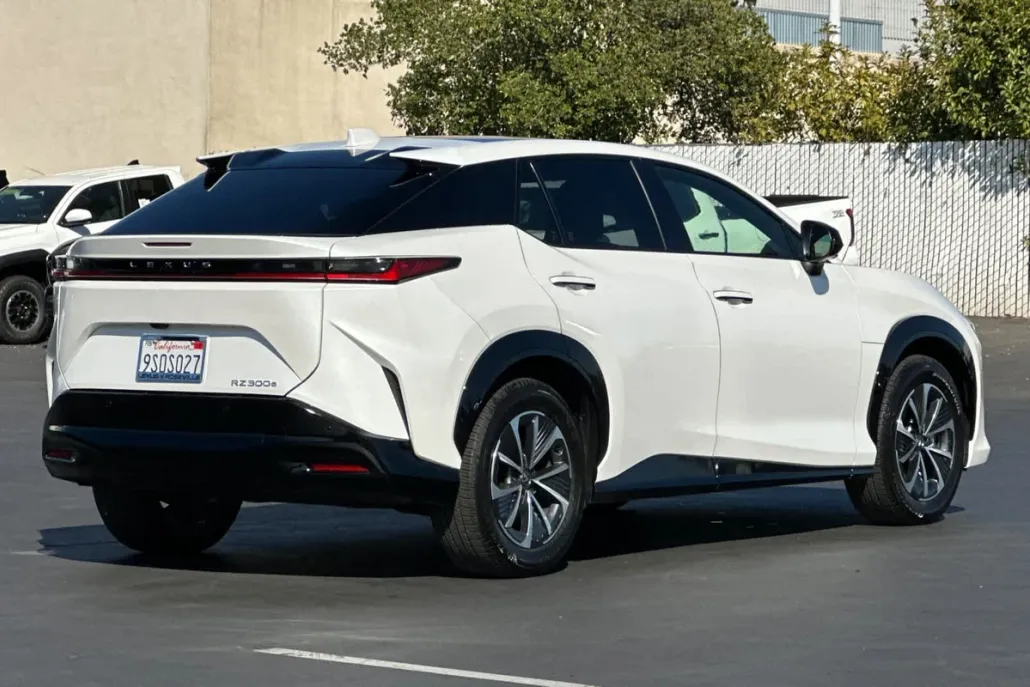 2025 Lexus RZ 450e 300e Premium photo 1