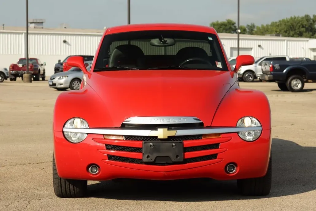 2005 Chevrolet SSR Base photo 1