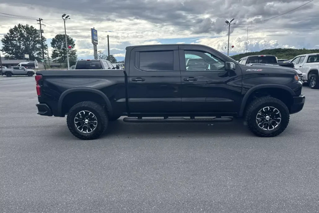 2025 Chevrolet Silverado 1500 ZR2 photo 1