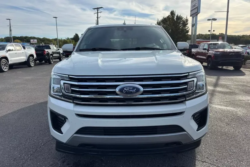 2020 Ford Expedition MAX XLT photo 1