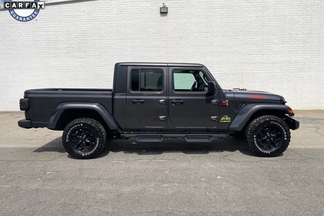 2021 Jeep Gladiator Willys photo 1