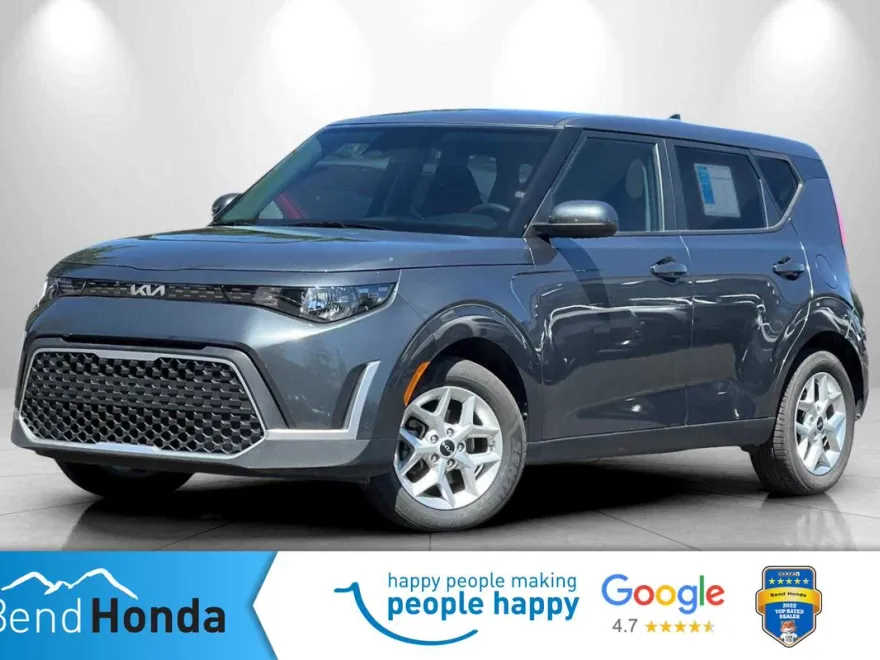 2023 Kia Soul LX photo 1