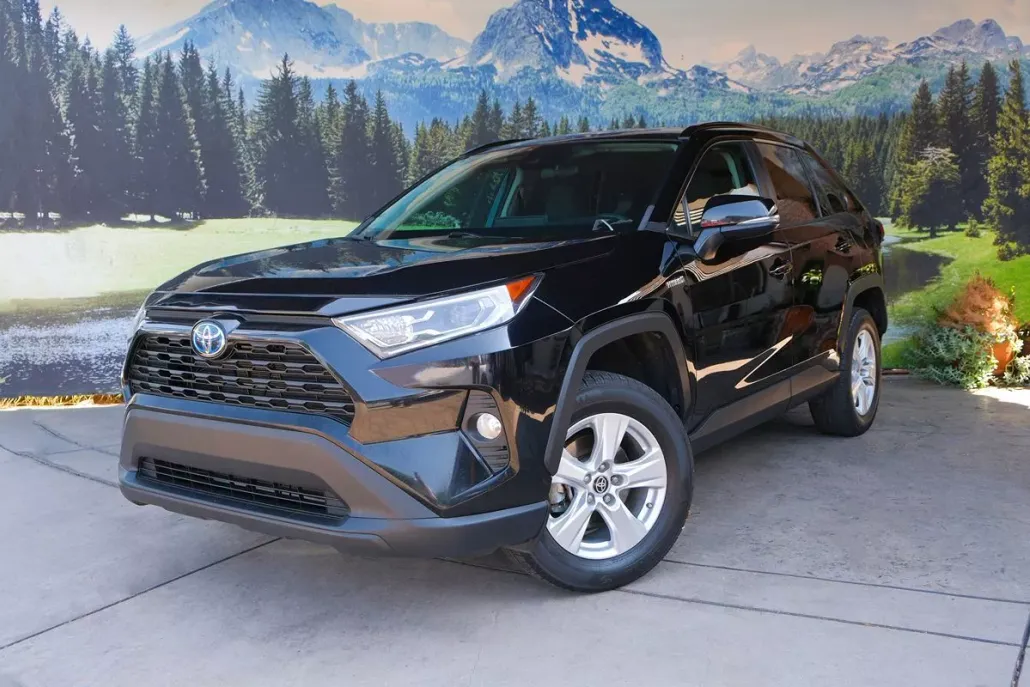 2021 Toyota RAV4 Hybrid XLE photo 1