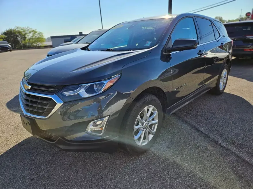 2020 Chevrolet Equinox LT photo 1