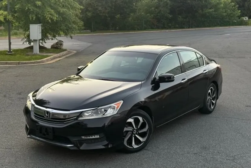 2018 Honda Civic EX photo 1