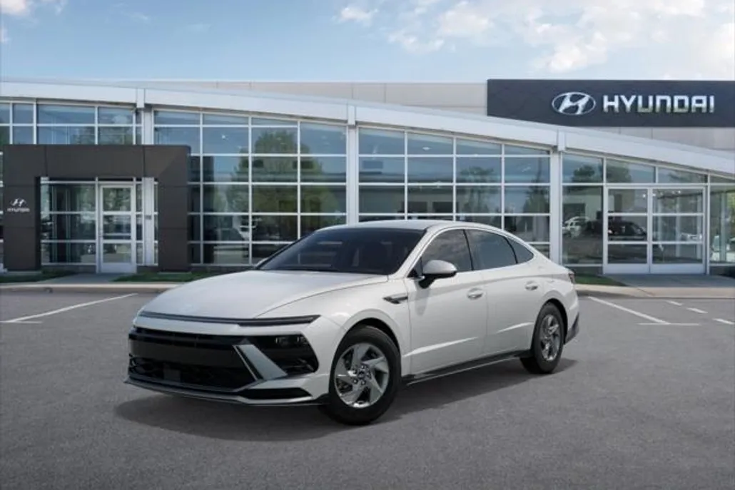 2025 Hyundai Sonata SE photo 1