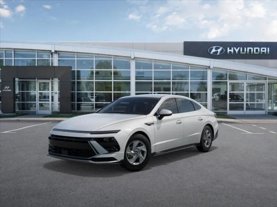 2025 Hyundai Sonata SE photo 1