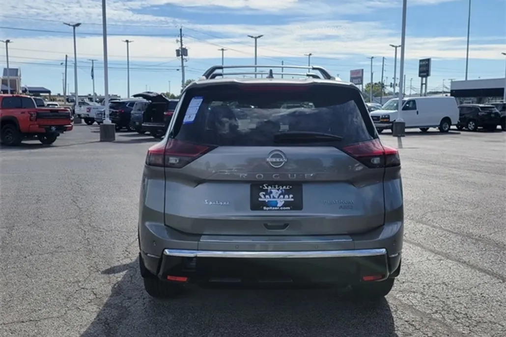 2026 Nissan Rogue Platinum photo 1